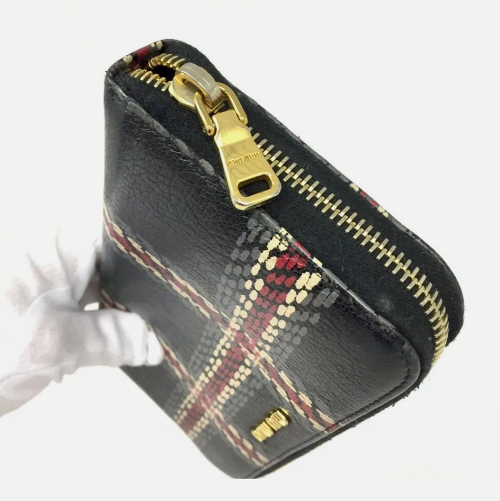 Authentic Miu Miu Black Leather Zippy Long Wallet… - image 7